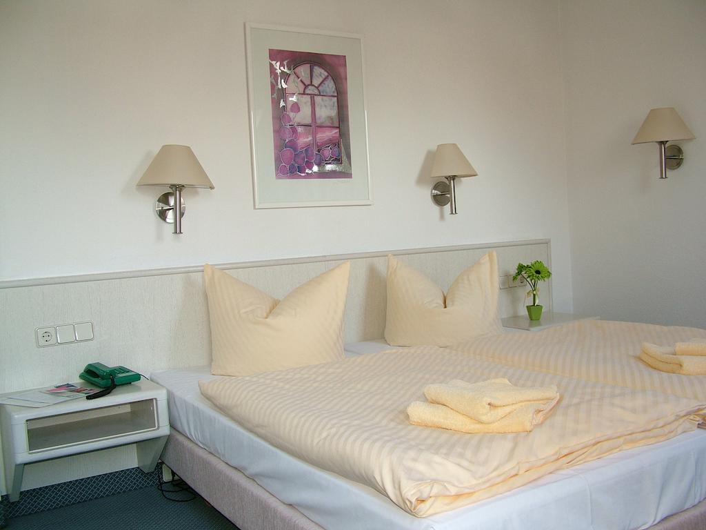 Hotel Fabrice Bad Klosterlausnitz Kamer foto